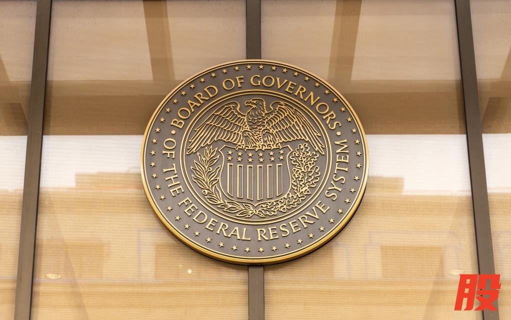 这是9月17日在美国首都华盛顿拍摄的美国联邦储备委员会标志。新华社记者胡友松摄